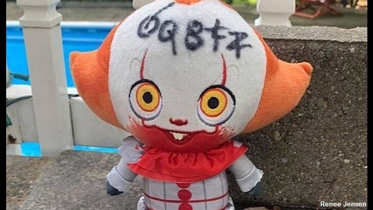 Creepy 'Pennywise' Doll Floats Into New Jersey Woman's Backyard